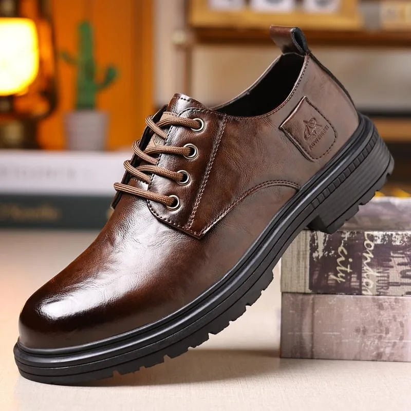 Retro Leather Men's Shoes New Designer Solid Color Men Fashion Casual Soft-soled Wedding Shoes