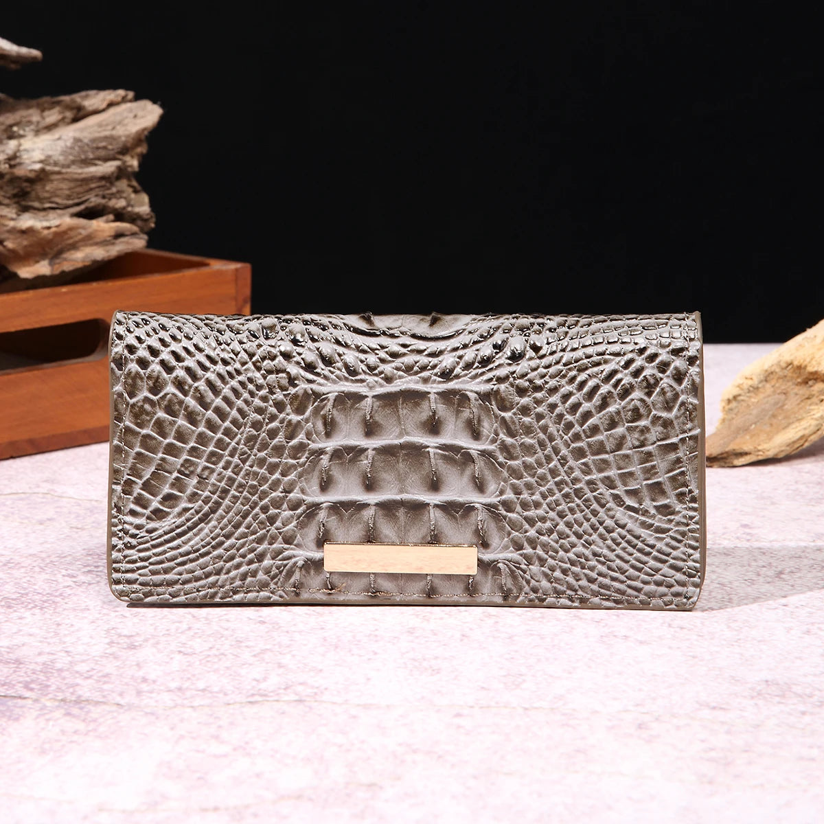 Simple and fashionable crocodile pattern solid color block wallet