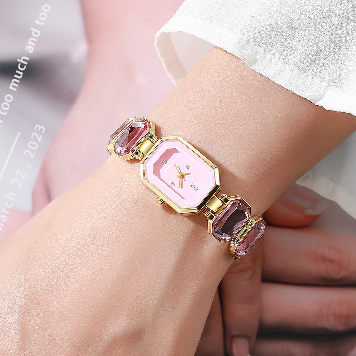 5 colors Women's Watch Fashion Square Dial Elegant Vintage Trendy Quartz Watch (Box Not Included)