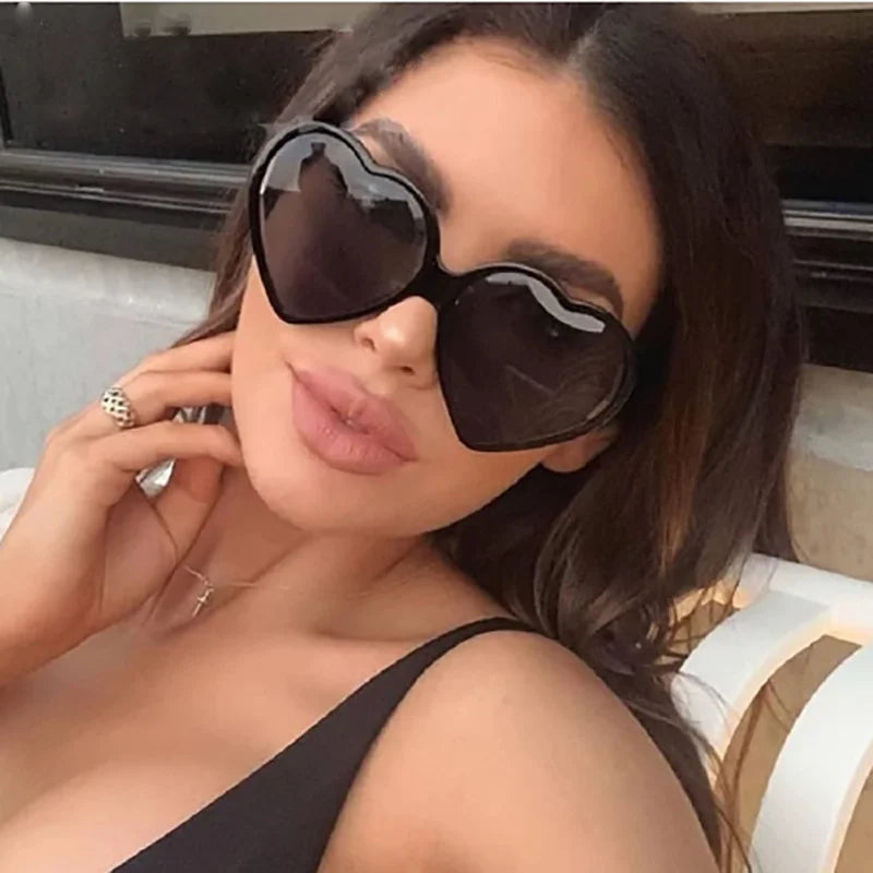 Big Heart Shape Sunglasses Women Sexy Fashion Black Oversized Sun Glasses for Female Male Shades Eyewear