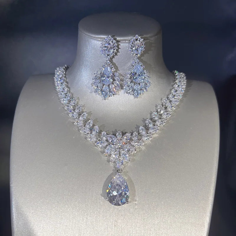 Imitation Diamond Jewelry Set Luxury Pendant Necklace Earrings Set