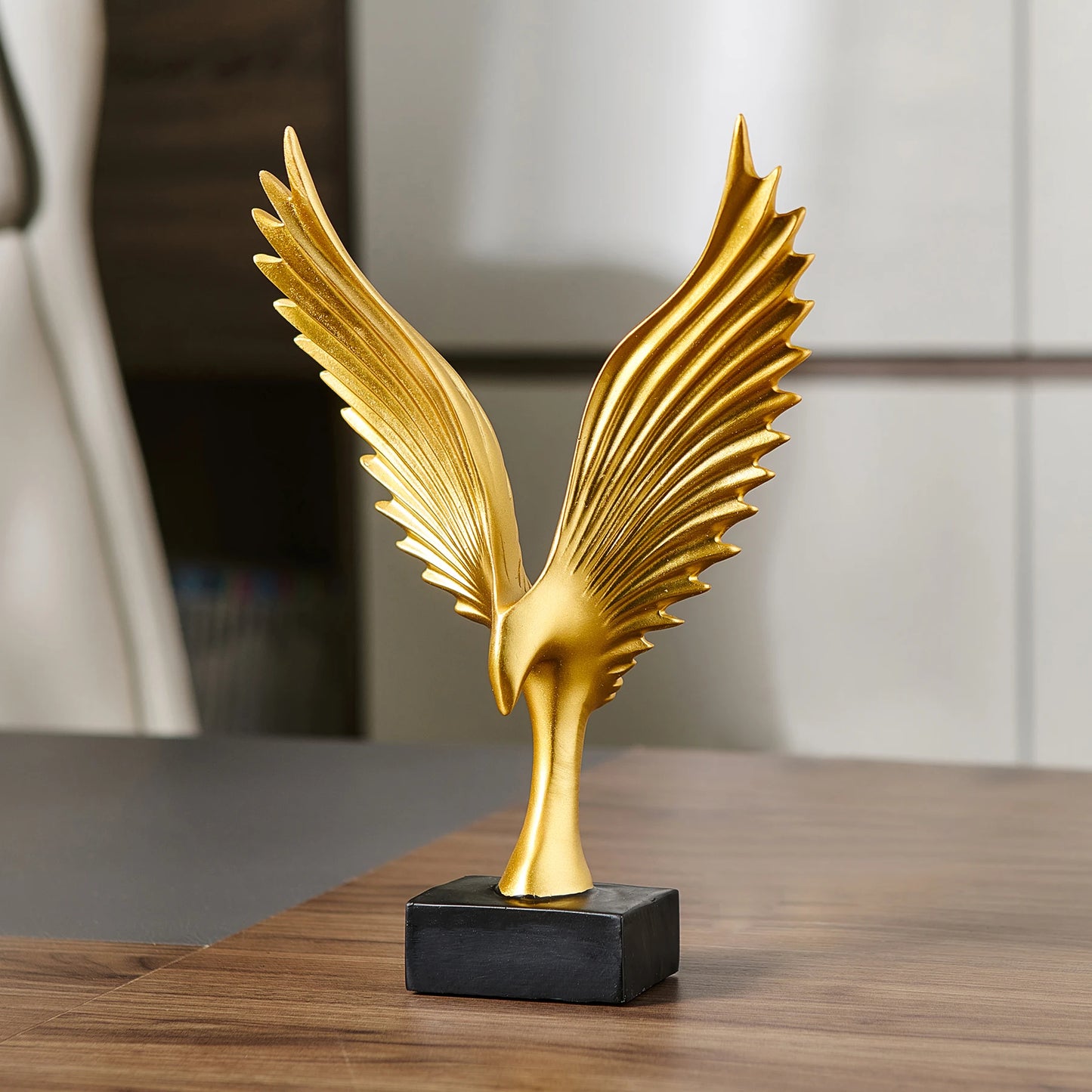 Resin Goldern Wings Statuette Modern Home Office  Decorations  Ornaments Artistic Crafts