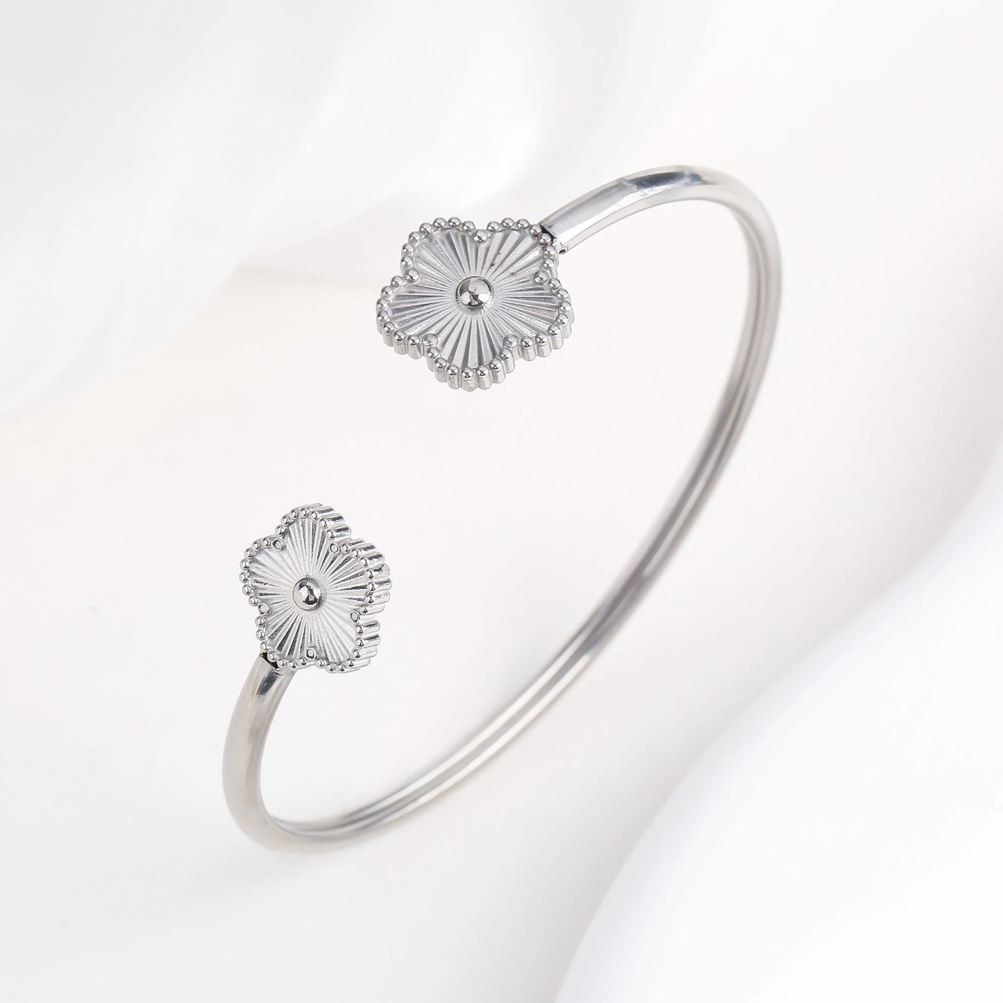 15 Colors High Quality Stainless Steel Gold-Plated Five Leaf Flower Open Bangle