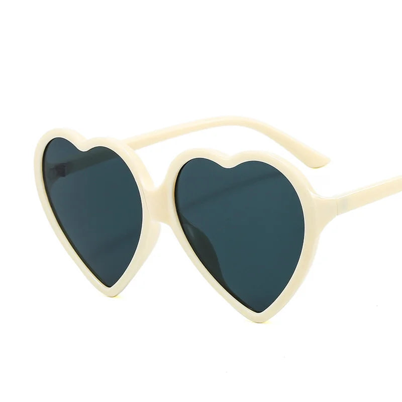 Big Heart Shape Sunglasses Women Sexy Fashion Black Oversized Sun Glasses for Female Male Shades Eyewear