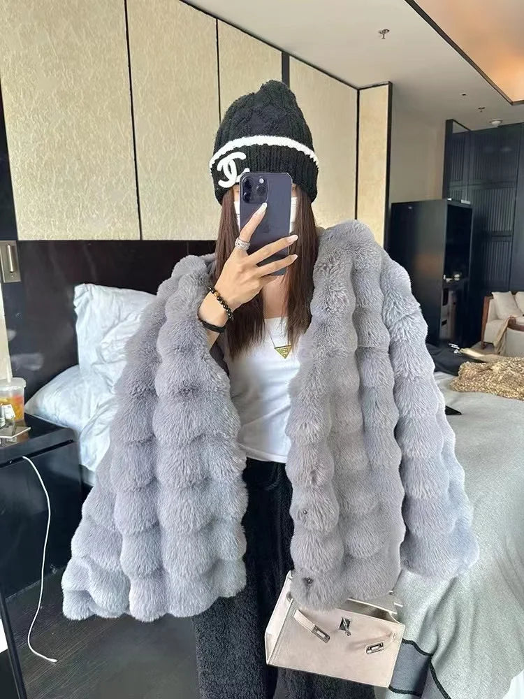 White Fur Coat for Women Winter New Style Short Imitation Fur Plush Collarless Top